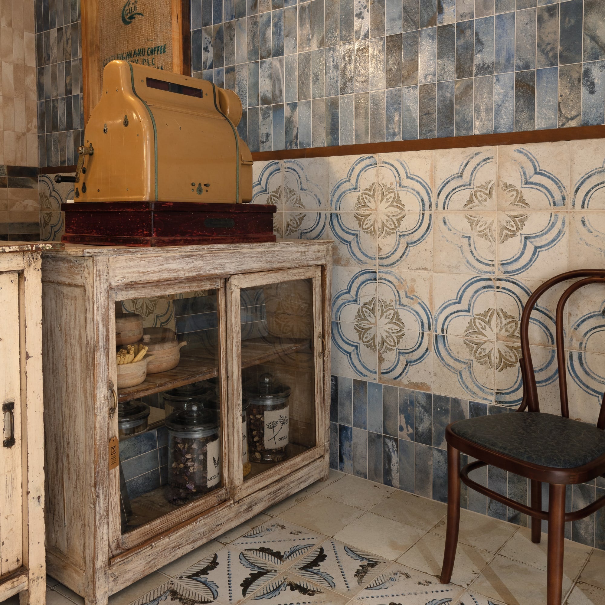 Carrelage Vintage effet Carreau ciment Bleu Thera 45x45x0,95 cm Orlena - Sol et mur intérieur Peronda