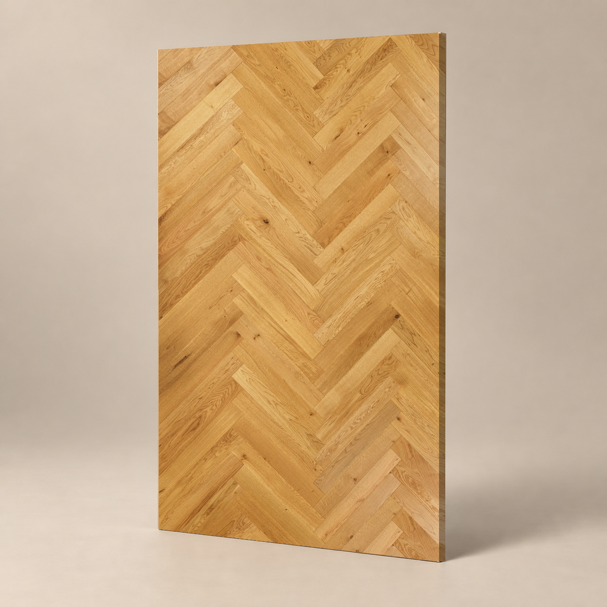Parquet CLASSIC A - MARRON - VERNIS UV FUMÉ - BATON ROMPU — échantillon sur fond grège