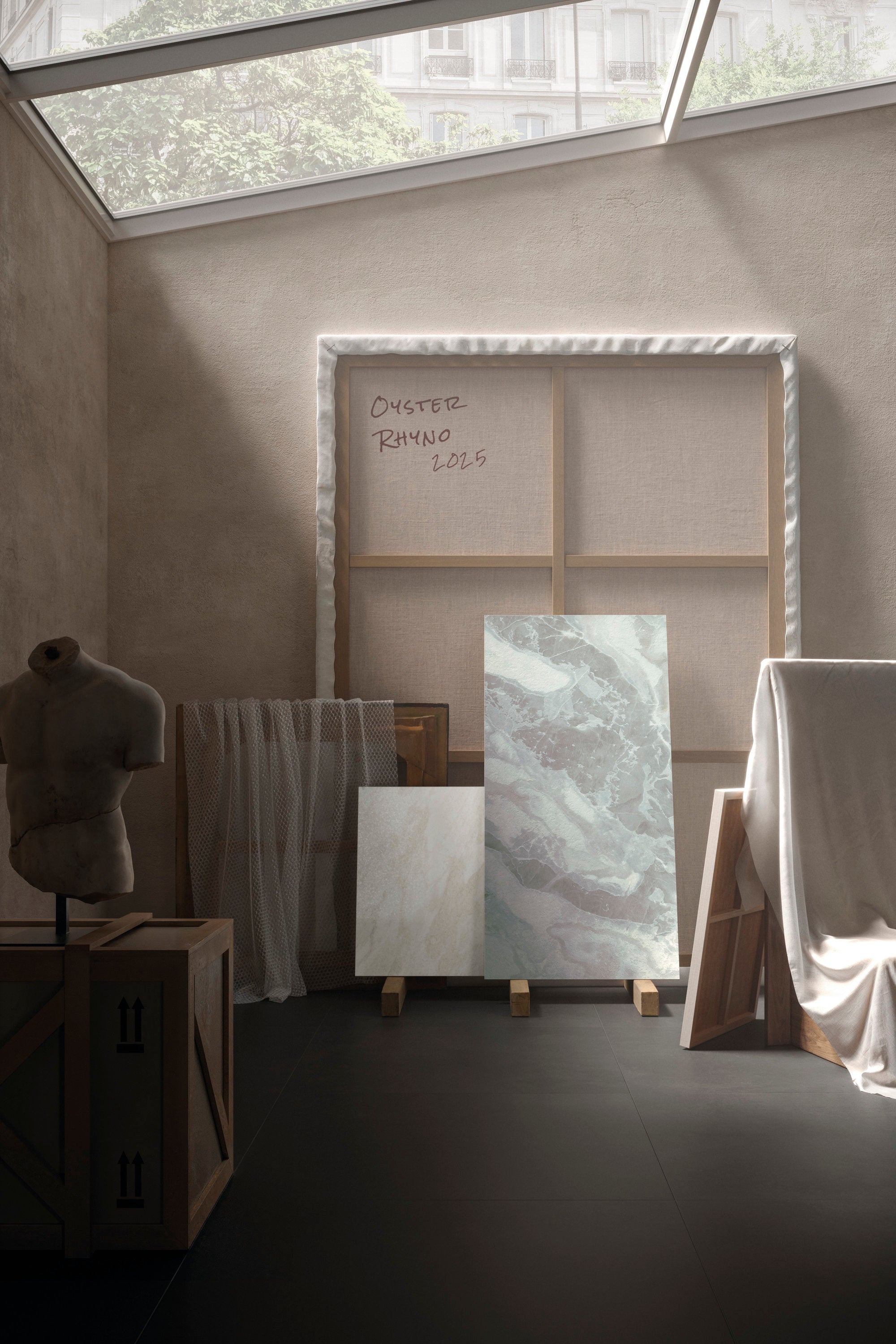 Marmi Maxfine Oyster posé dans une galerie