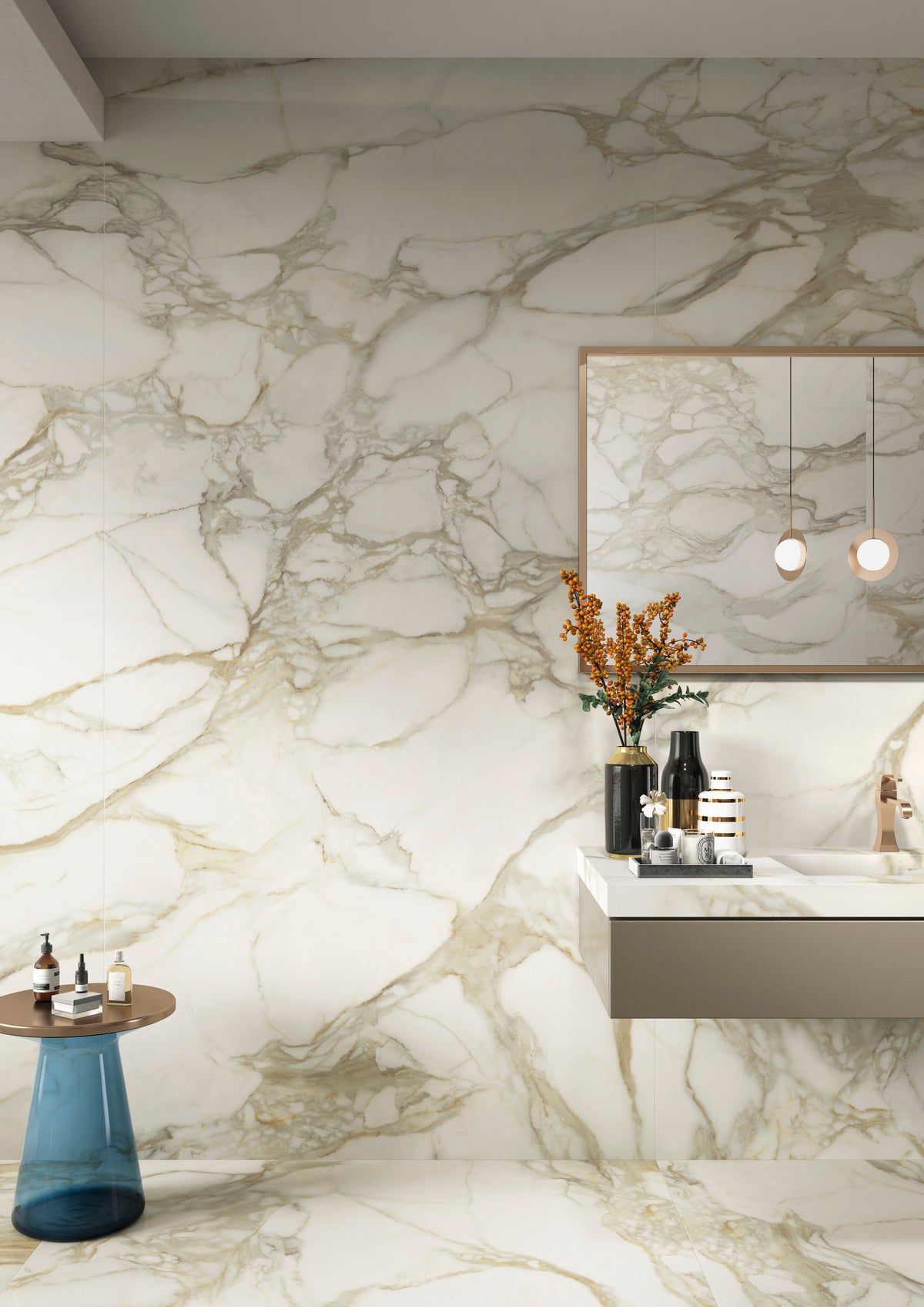 Marmi Maxfine Calacatta Oro posé dans une salle de bains